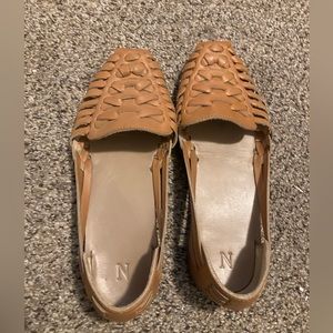 Nisolo huaraches size 6.5 in color almond